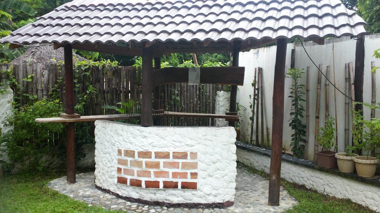 Casa Mia Resort Puerto Galera Extérieur photo